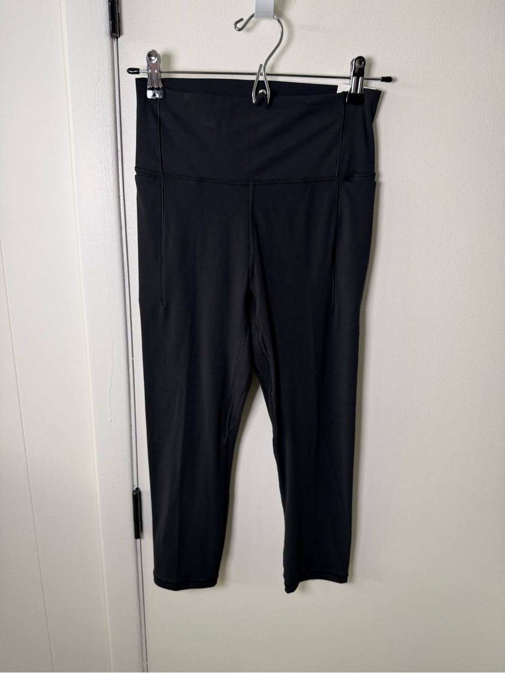 Calia by Carrie Underwood | Inspire High‑Rise Capri | Black | Women’s M | NWT